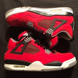 Jordan 4 Toro